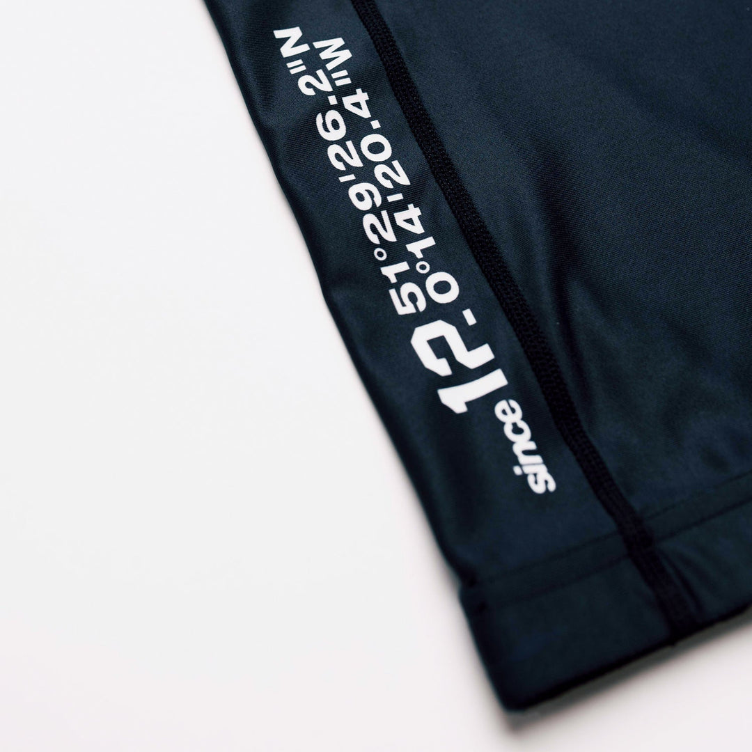 AESTHETIC Axis Short Sleeve Rashguard - Black side view