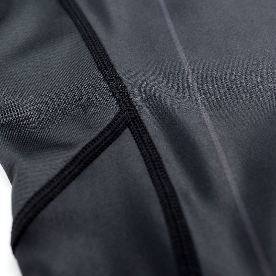 AESTHETIC UK Long Sleeve Ranked Rashguard 2026 Black - stitch details