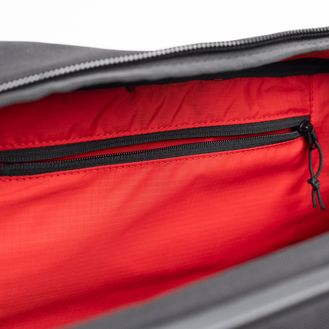 AESTHETIC Asia Omni Duffel 35l inner zip