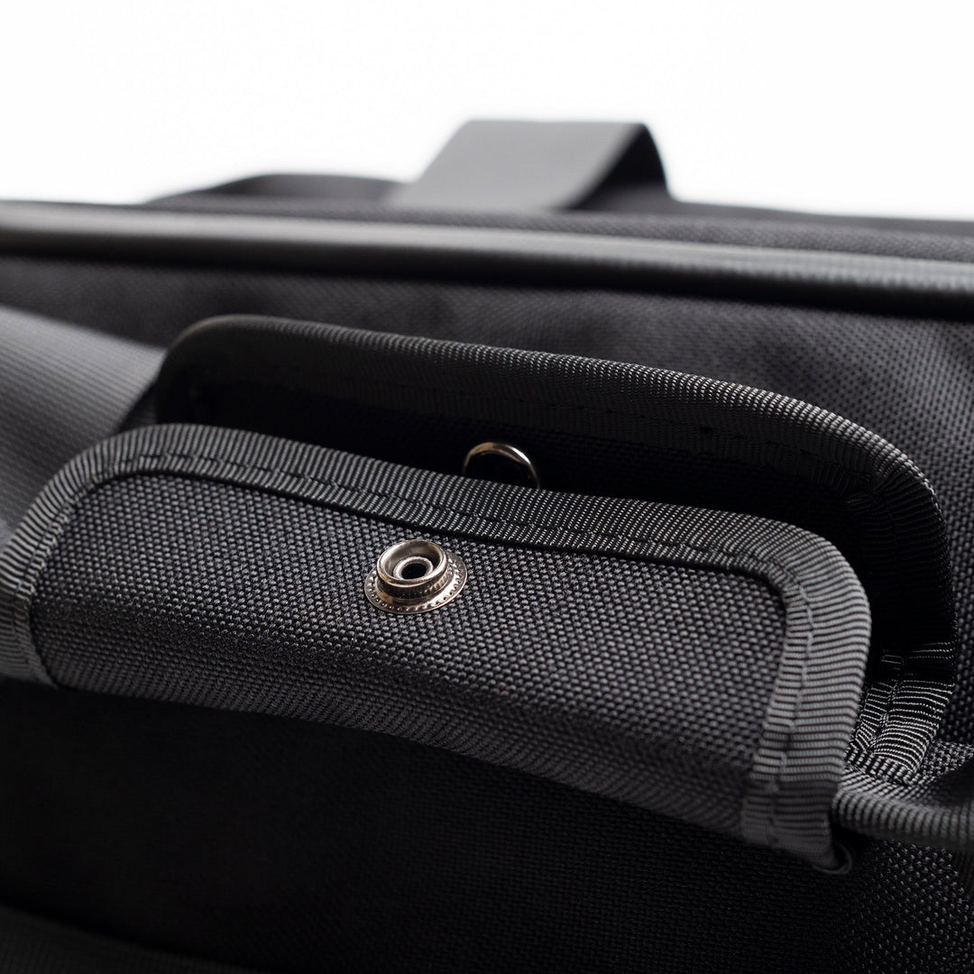 AESTHETIC Asia Omni Duffel 35l close up